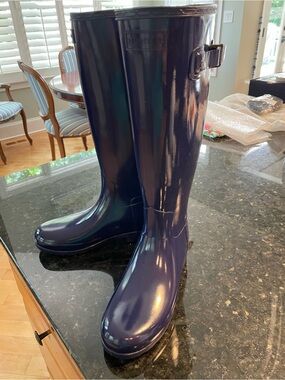 Hunter glossy boot  brand new size 7